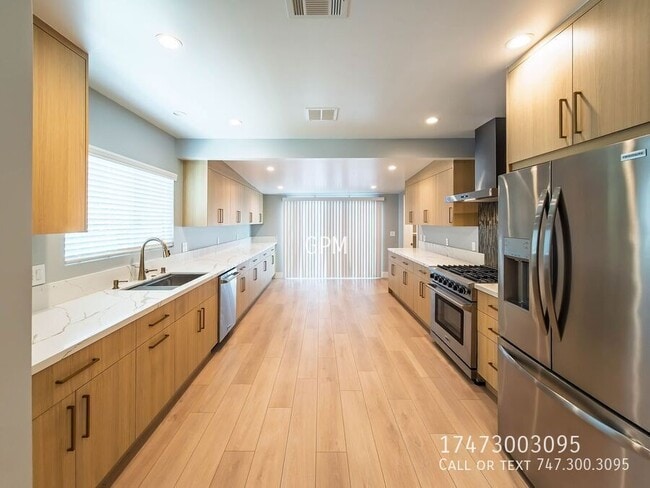 Building Photo - 6454 Gentry Ave