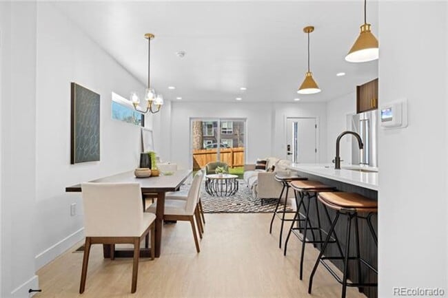 Building Photo - First Month on Us!  Gorgeous Contemporary ...