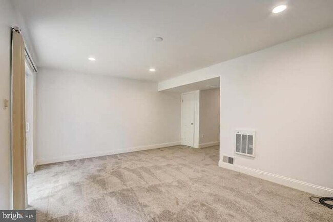 Building Photo - 9351 Pan Ridge Rd