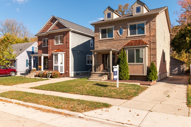 Building Photo - 3334 Cummings Ave