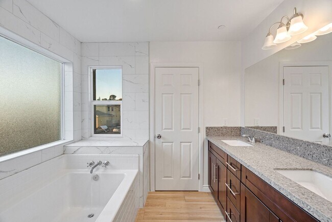 Building Photo - 8510 Grv Hl Ct