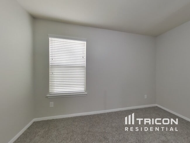 Building Photo - 8038 Villa Lago Ln