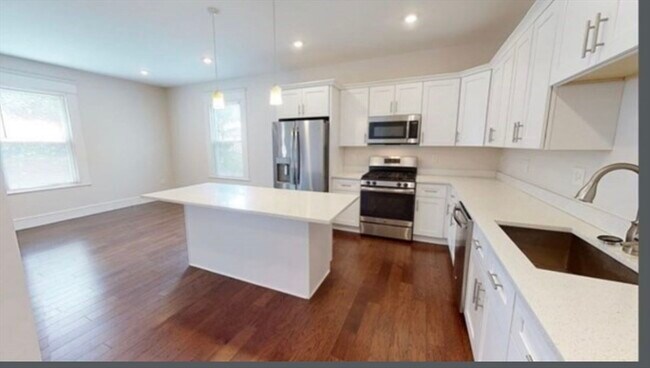 Building Photo - 37 Walnut Pl