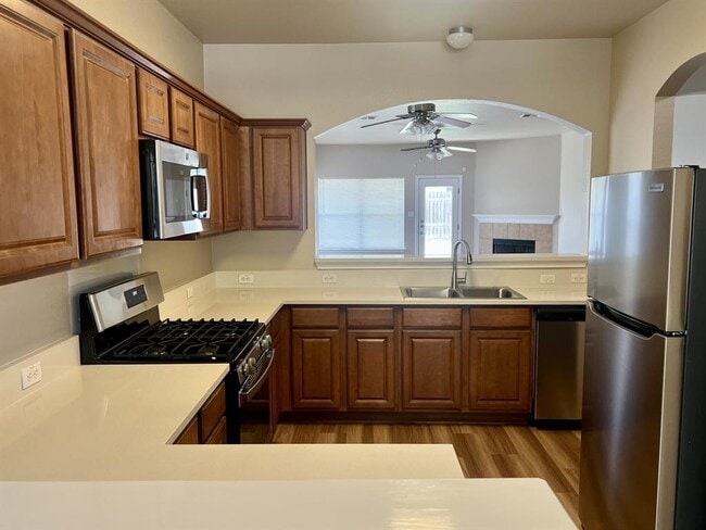 Building Photo - 141 Poplarwood Dr