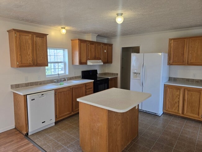 Building Photo - 18237 Loyalty Ln
