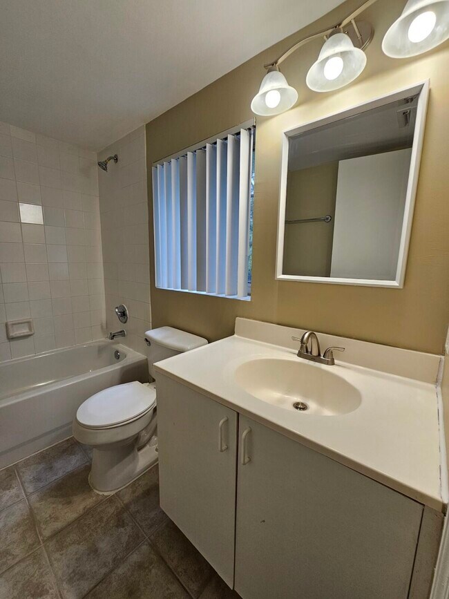 Building Photo - 4187 N Haverhill Rd