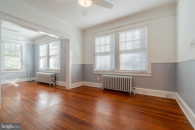 Building Photo - 928 19th St S