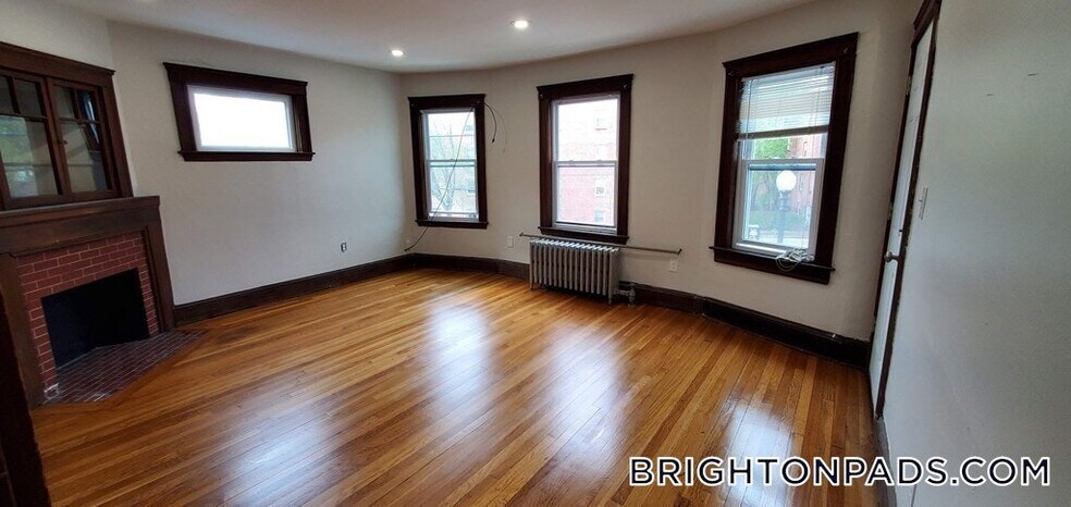 Building Photo - 488 Washington St