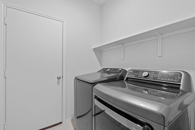 Building Photo - 146 Grace Lilly Dr