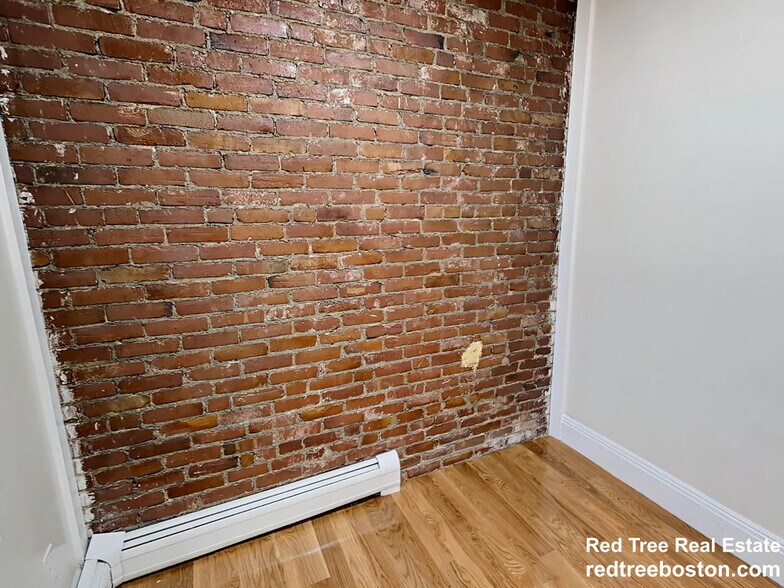 Building Photo - 47 Cameron St