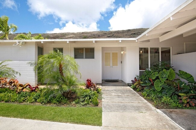 Building Photo - 735 Kapulena Loop