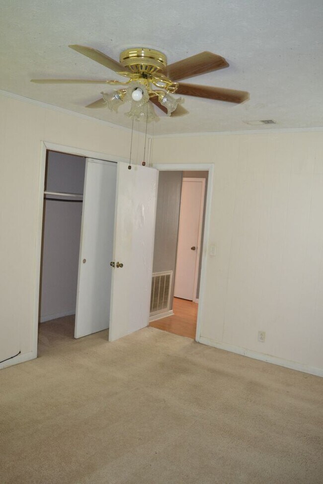 Building Photo - 138 Cypress Cir