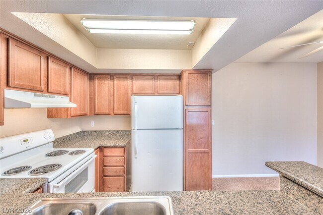 Building Photo - 1455 E Katie Ave