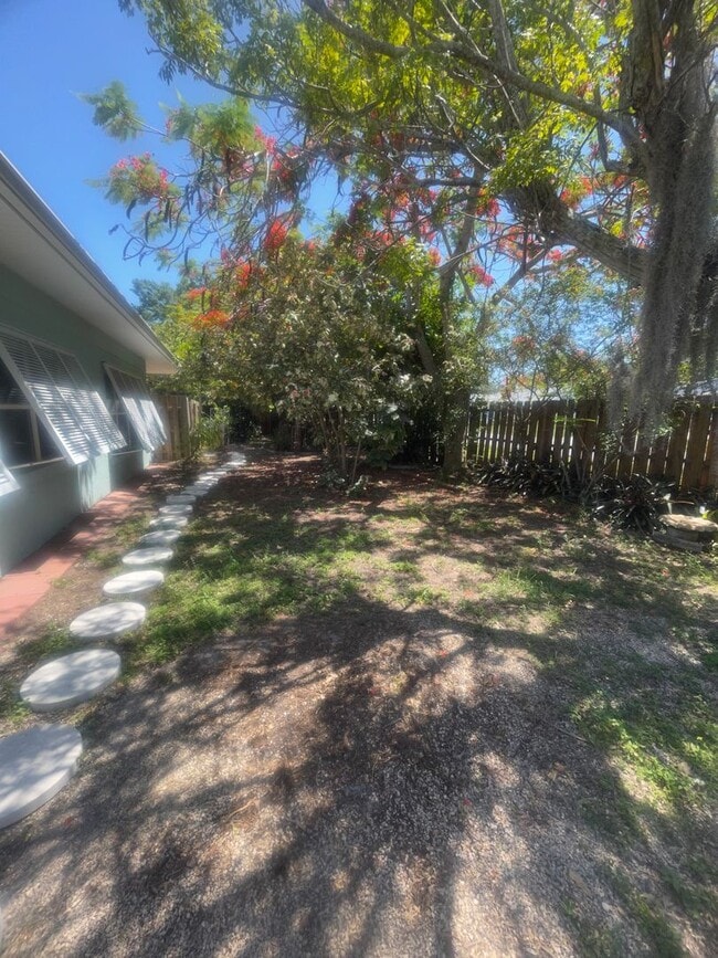 Building Photo - 428 Court St