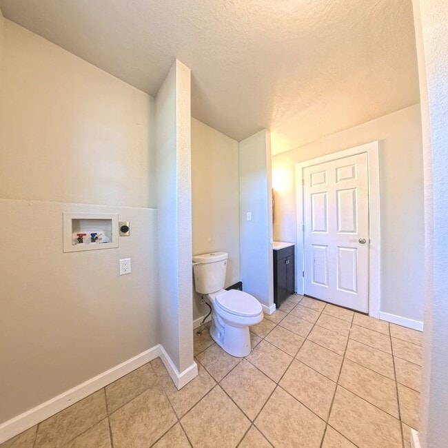 Building Photo - Newly remodeled 3 bedroom 1 bathroom home-Located in Jefferson