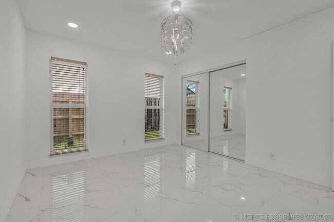 Building Photo - 21452 Woodchuck Ln