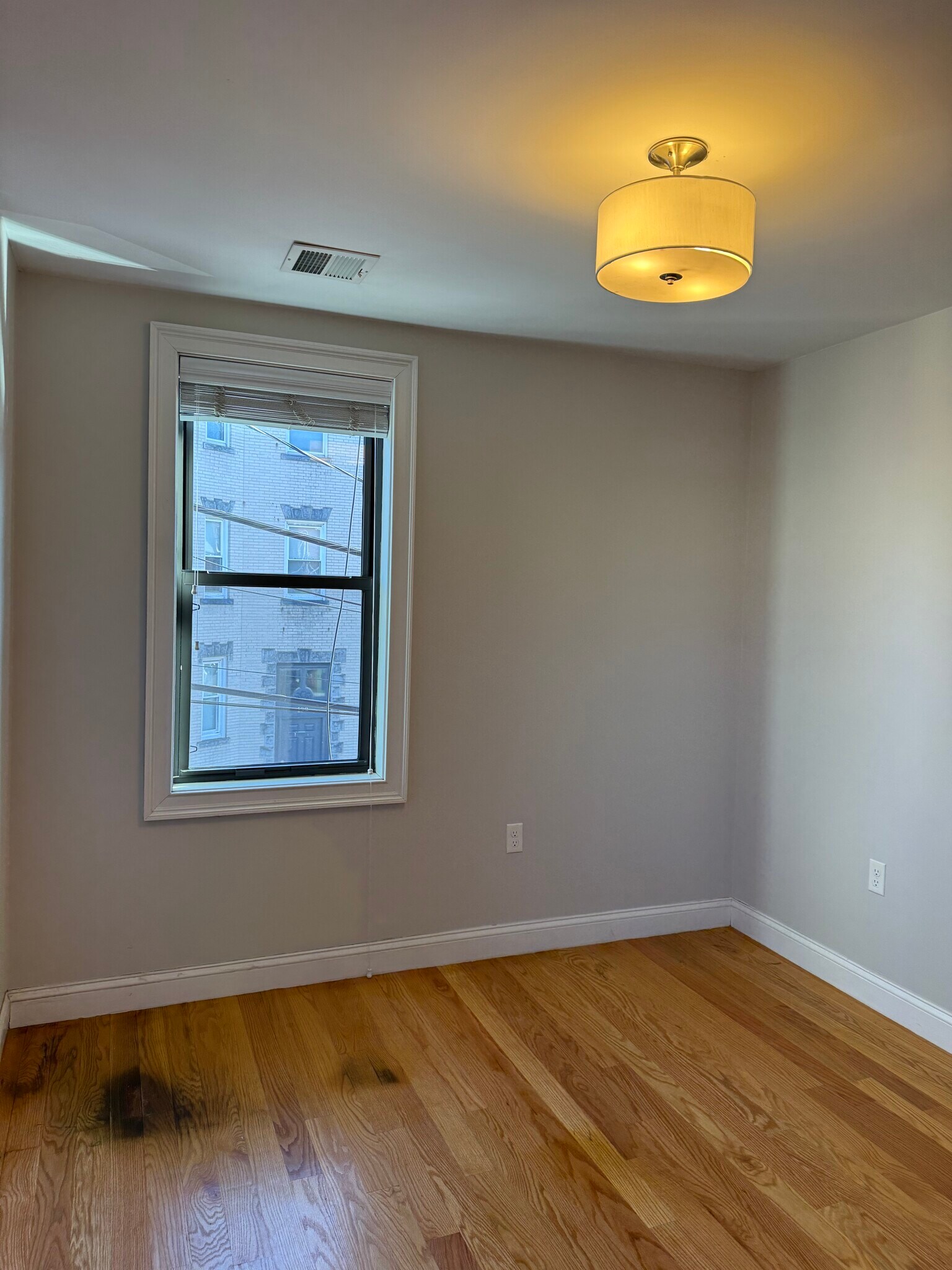 Building Photo - 151 Meridian St