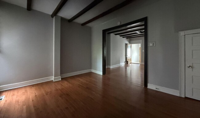 Building Photo - 459 Winona St