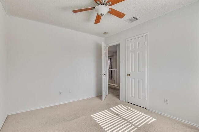 Building Photo - 17516 Klamath Falls Dr