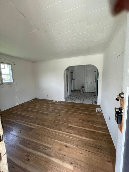 Building Photo - 1764 E Johns Ave