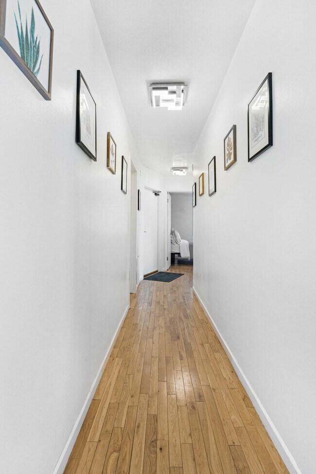 Building Photo - 3024 Humboldt Ave S