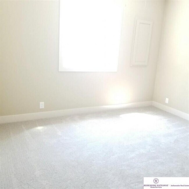 Building Photo - 4 bedroom in Omaha NE 68022