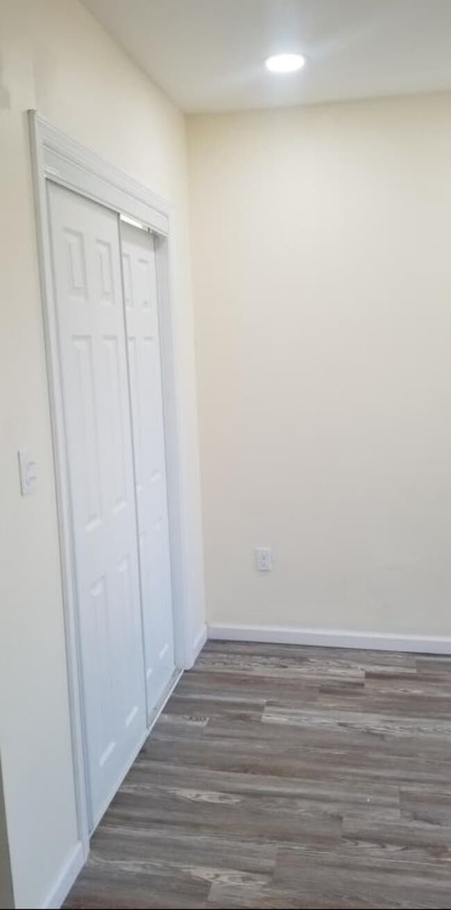 Building Photo - 94 Carlisle St