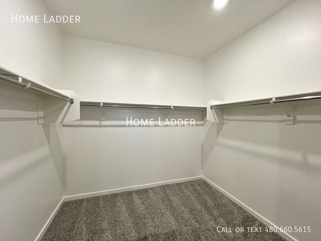 Building Photo - 41645 W Driftwood Ln