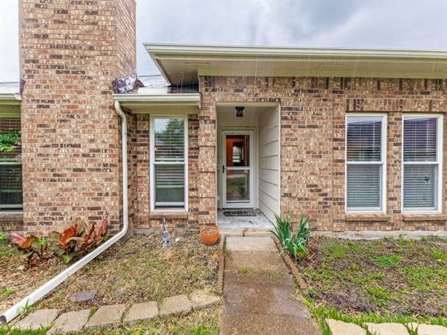 Building Photo - 829 Broadmoor Dr