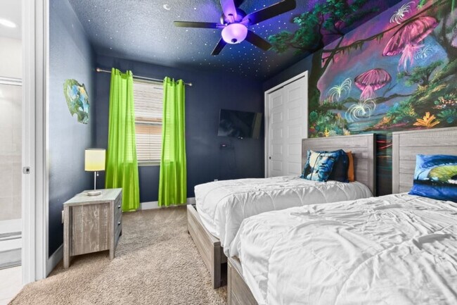 Building Photo - 350 Lasso Dr