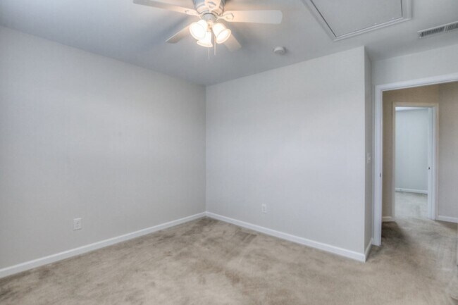 Building Photo - 2518 Broome St