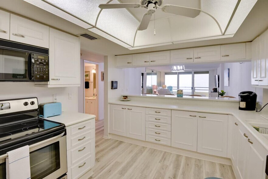 Building Photo - 3855 S Atlantic Ave