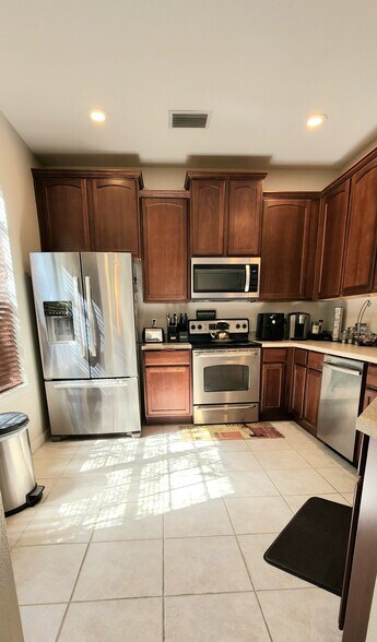 Building Photo - 27604 Pleasure Ride Loop