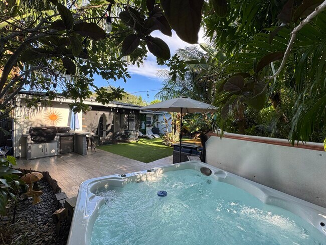 Building Photo - 1605 N N St