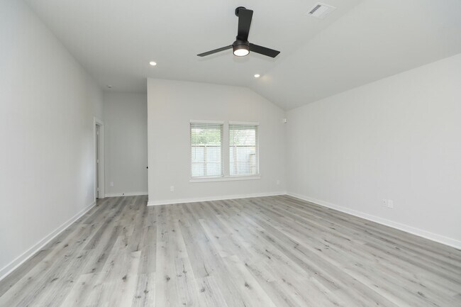 Building Photo - 1023 Santee Ct