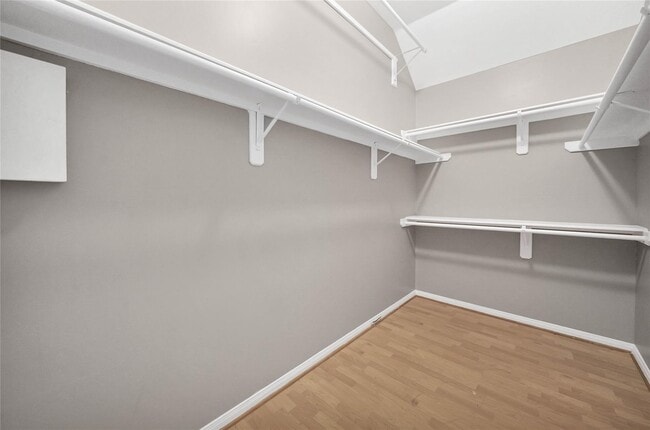 Building Photo - 15707 Rosewood Hill Ct
