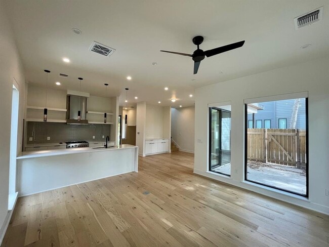 Building Photo - 1309 Palo Duro Rd