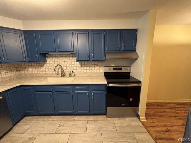 Building Photo - 8490 Fathom Dr