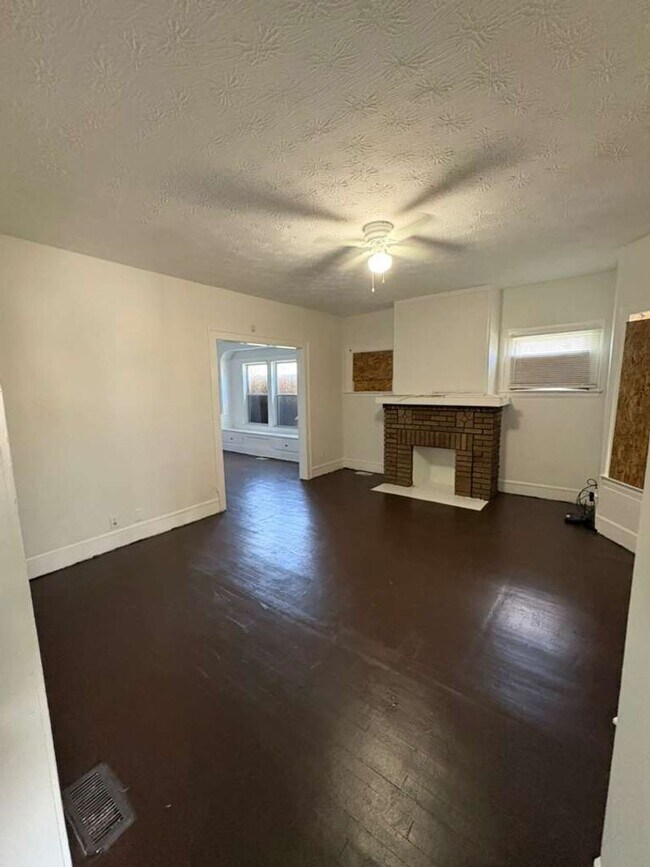 Building Photo - 3454 E 118th St