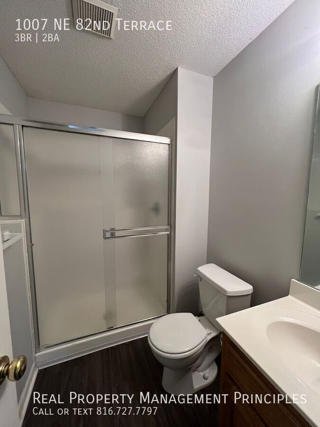 Building Photo - Recently Remodeled, 3 Bedroom, 2 Bath Town...