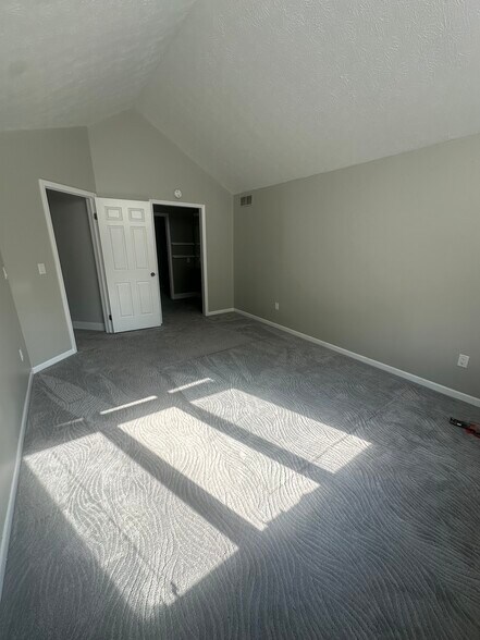 Building Photo - 70 Eaglesfield Way