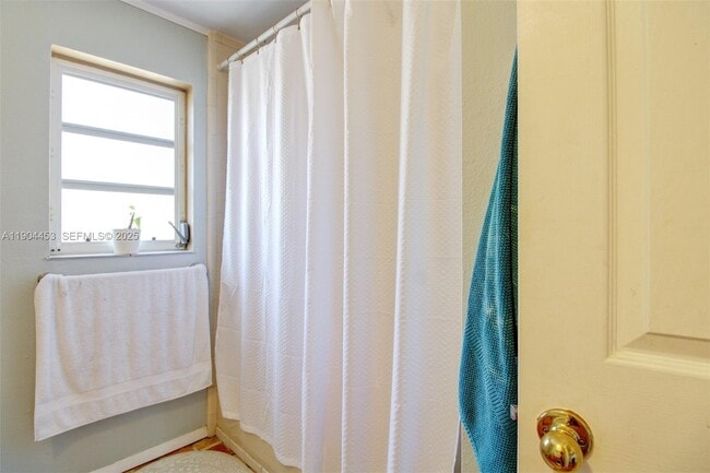 Building Photo - 133 Valois Blvd