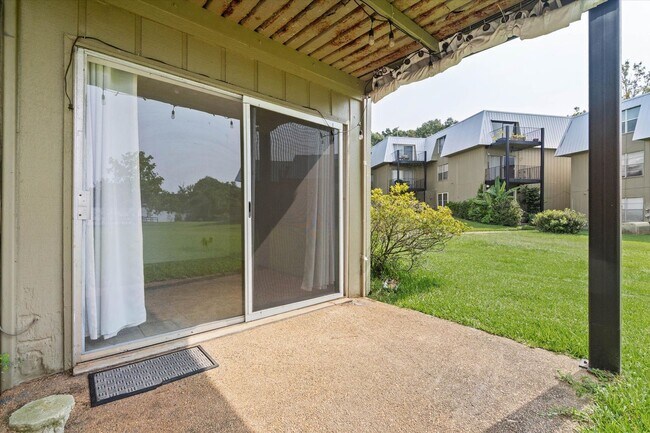 Building Photo - 119 Riverbend Dr