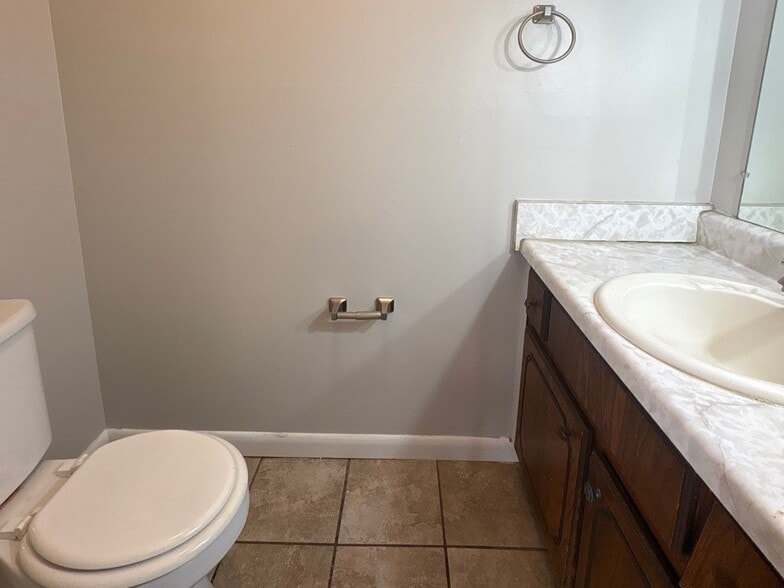 Building Photo - 62 Chester Levee Rd