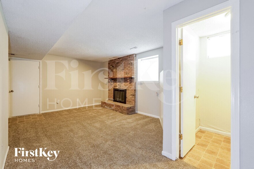 Building Photo - 2906 NW 3rd Terrace