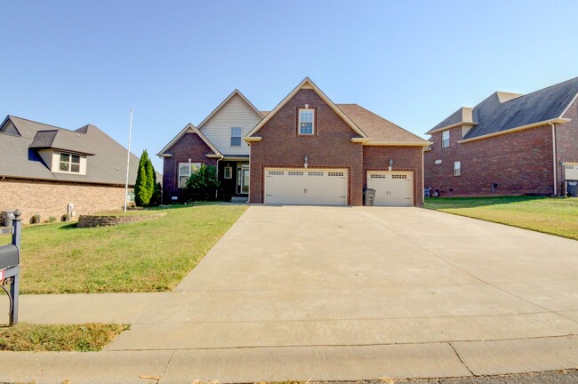 Building Photo - HUGE FRESH Executive home in Farmington