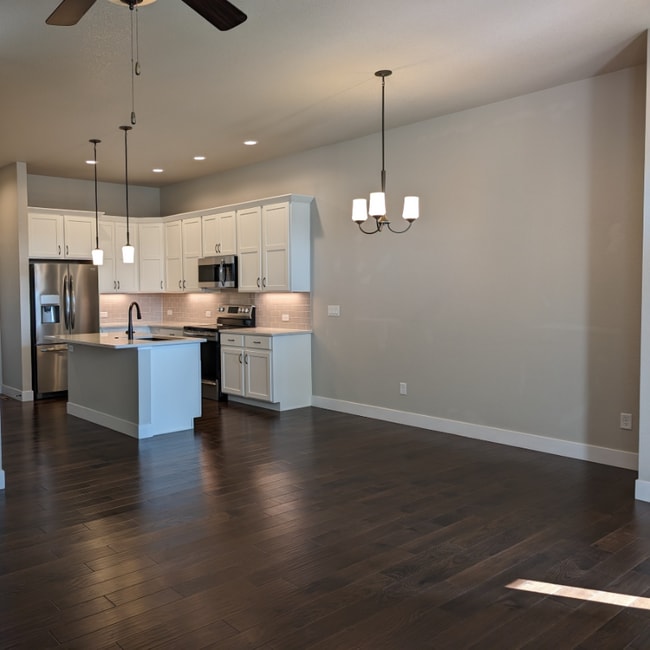 Building Photo - 5055 River Roads Dr