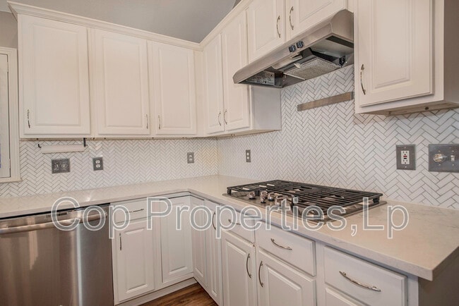 Building Photo - 1926 Simpson Trail