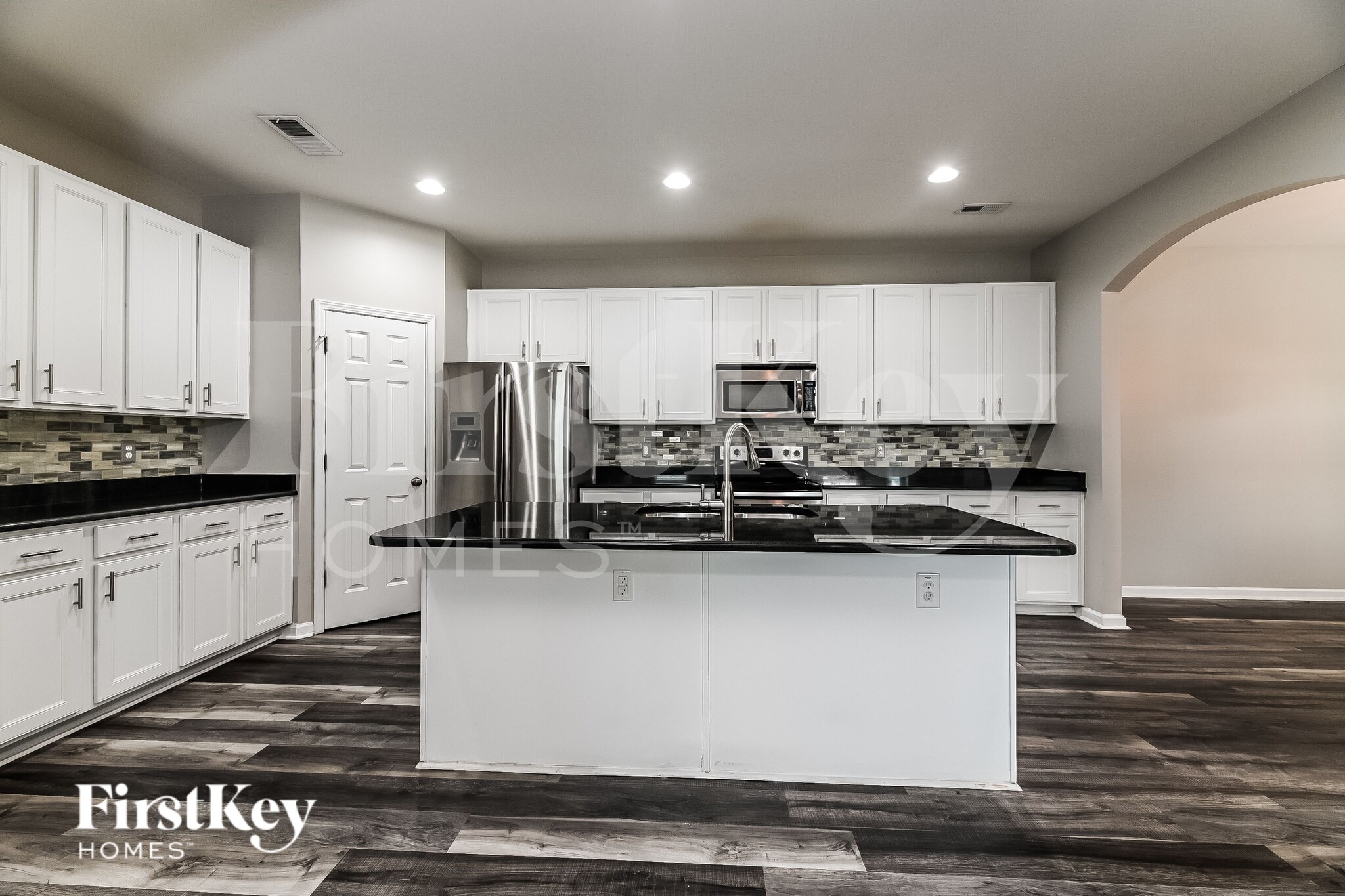 Building Photo - 372 Sanctuary Park Dr