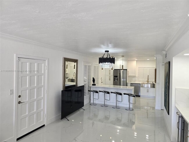 Building Photo - 6010 S Falls Cir Dr